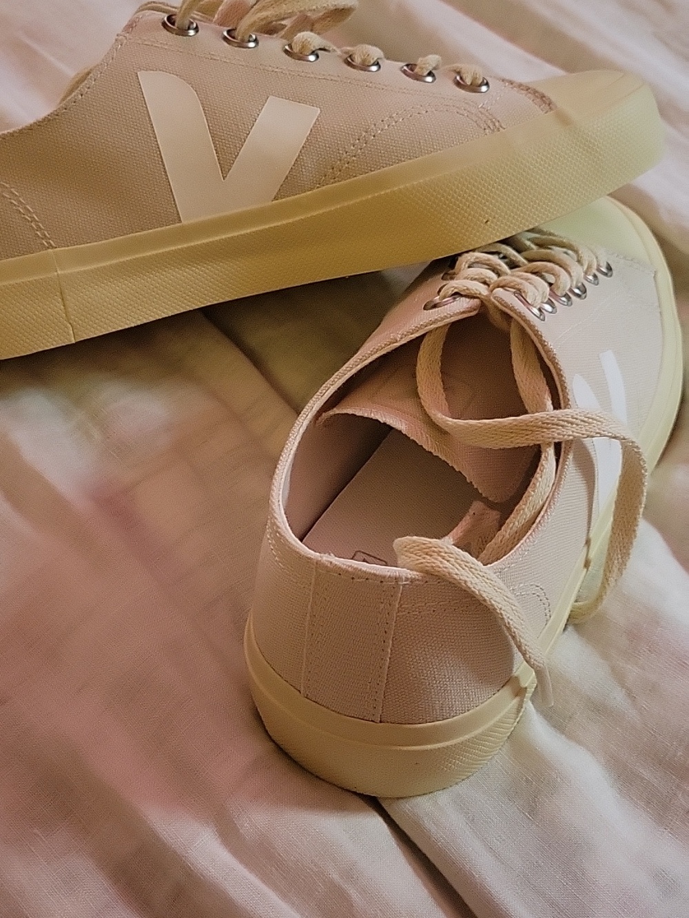 Veja From GOOP, Amazonian Rubber Sole Off-white Sneakers. Brand New - Picture 6 of 7